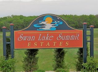 37 Swan Lake Summit Estates Ln, Pardeeville, WI 53954