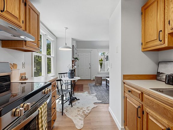 2nd image of 2205 Arapahoe Ave #7