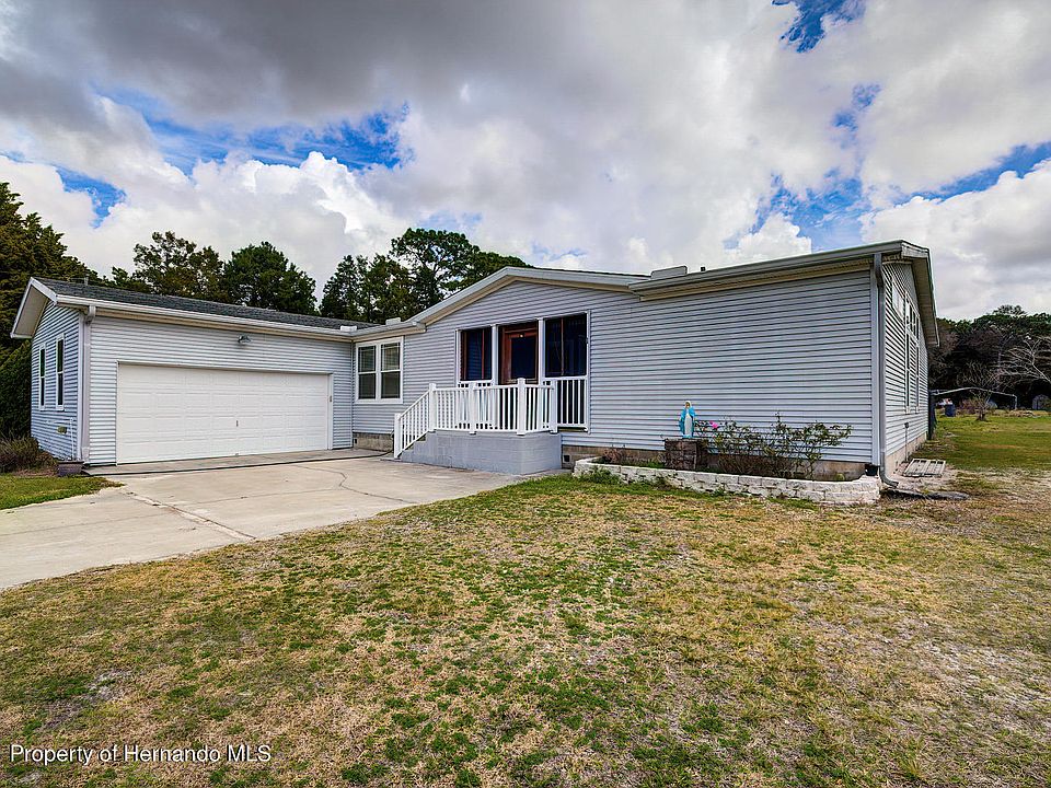 1st image of 18334 Oaklawn Dr