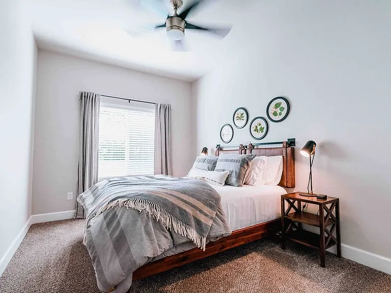 406 NW Retreat Ln — Photo 16