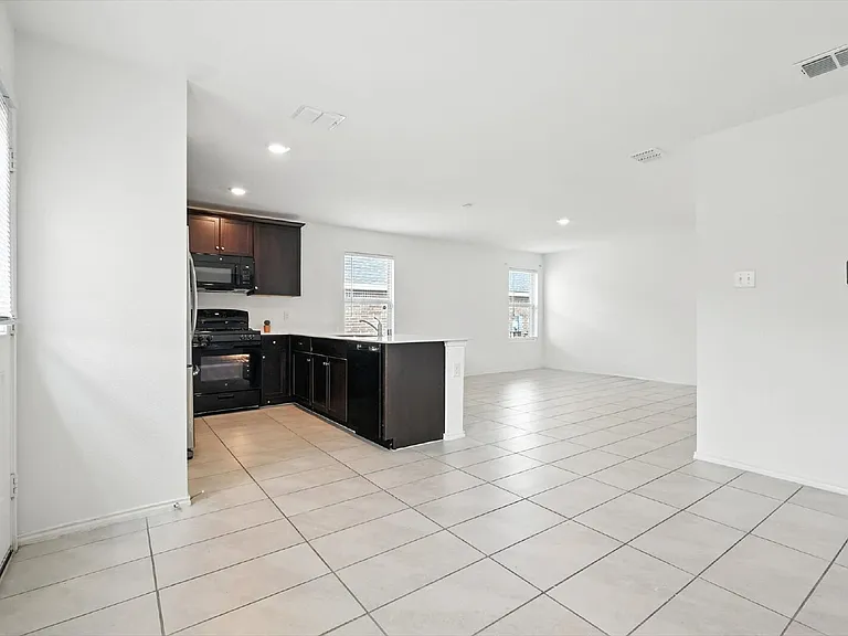 1653 Bluffview Dr — Photo 11