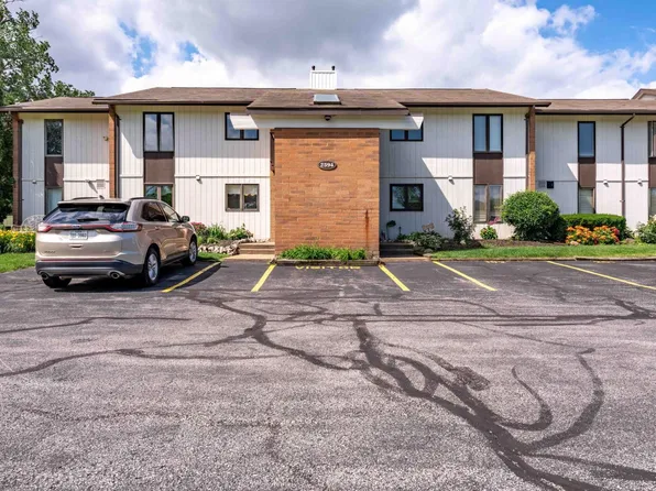 2594 E Sun Valley Dr APT 201, Pt Clinton, OH 43452