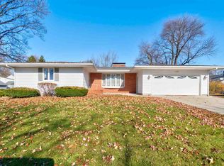 420 E Tyler St, Washington, IA 52353