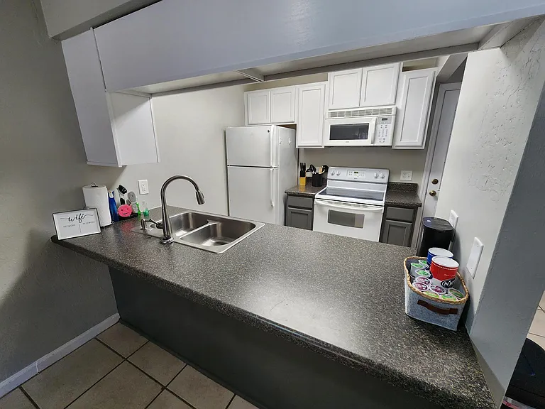2228 Timberwood Cir N — Photo 9