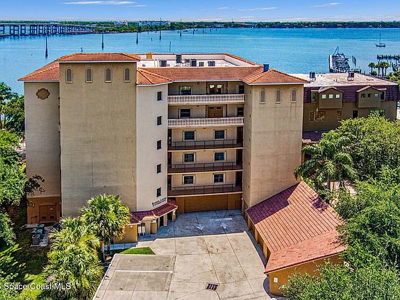 3rd image of 29 Riverside Dr APT 203