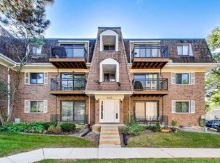 4170 Cove Ln #2B, Glenview, IL 60025