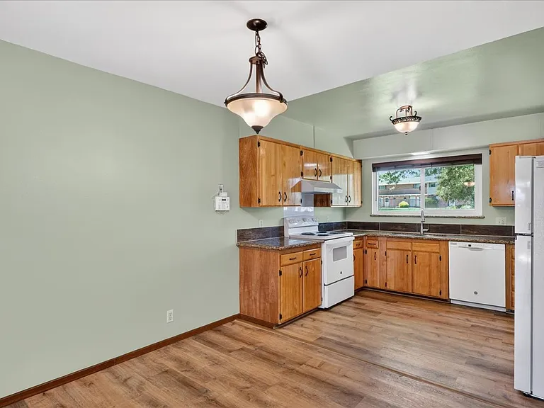 106 Smithridge Park — Photo 10