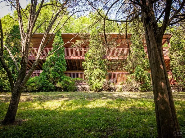 9045 Big Cedar Rd, Brookville, IN 47012