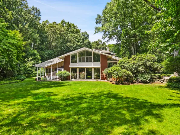 56 West Hill Lane, Stamford, CT 06902