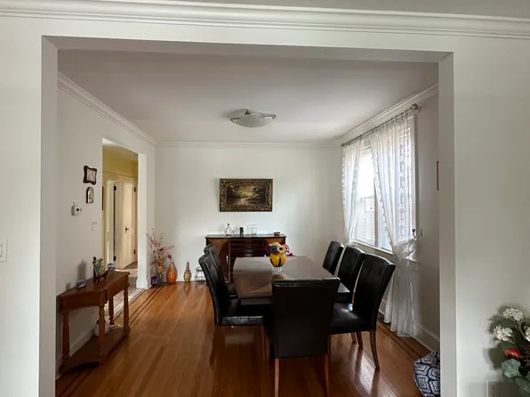 225 Hudson Pl, Cliffside Park, NJ 07010