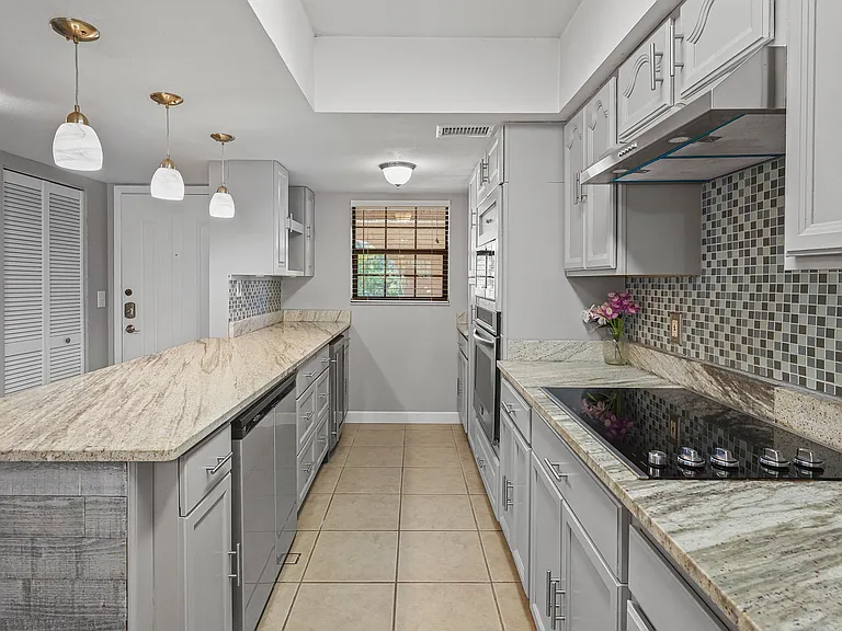1750 Belleair Forest Dr #C20 — Photo 6