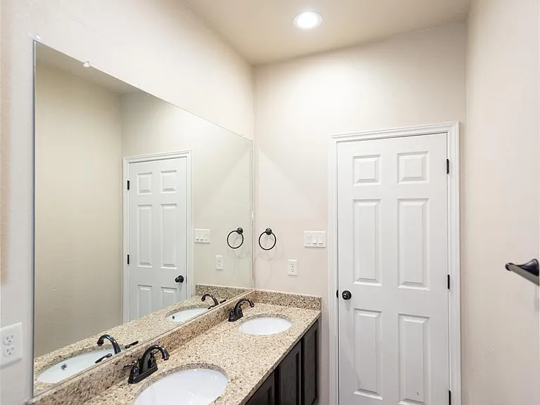 245 Joanne Loop #B — Photo 26