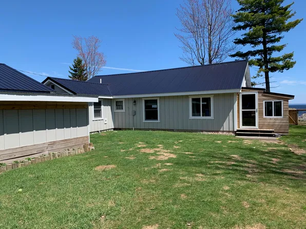 9746 N Whitefish Point Rd, Paradise, MI 49768