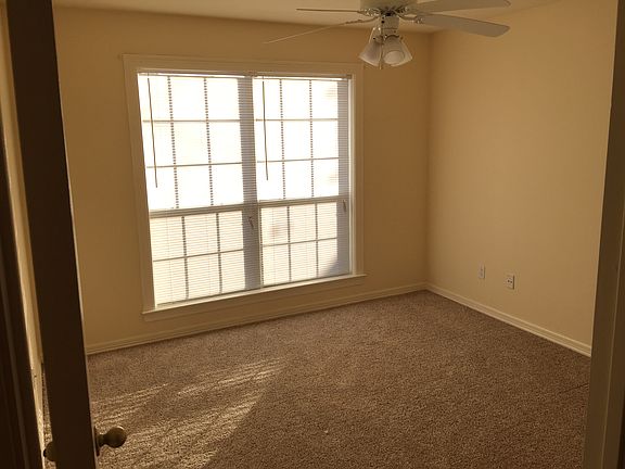 5th image of 1628 N Fieldstone Ave