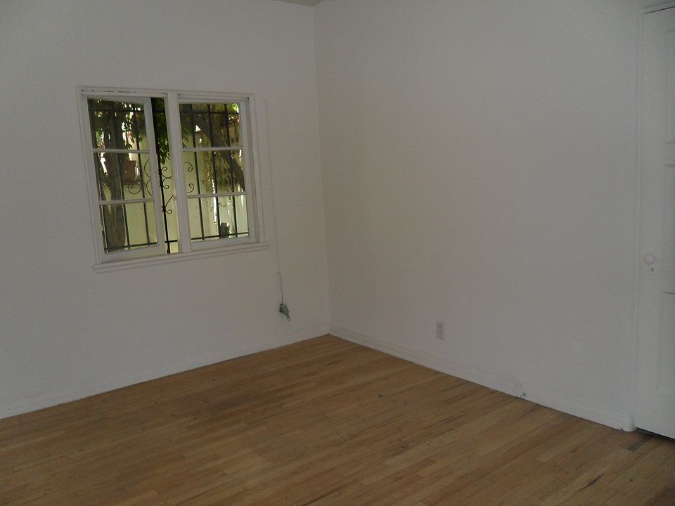 1st image of 1328 Miller Dr