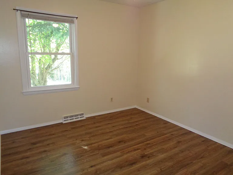 675 Alpine Rd — Photo 9