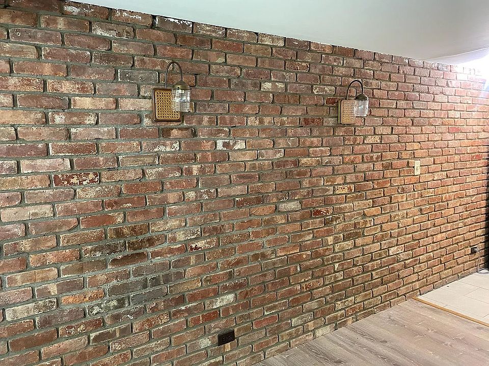 2nd image of 69 Parksville Rd APT 17