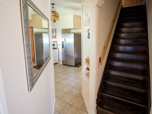 5th image of 208 W 31st St