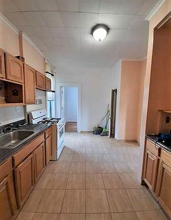 2nd image of 3 Essex St #3L
