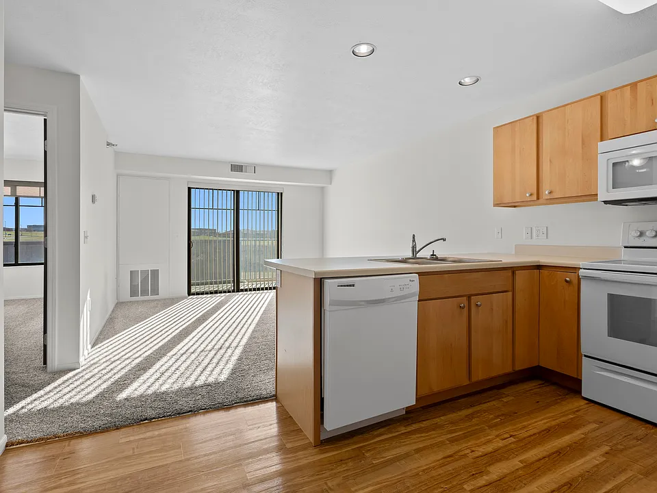 Highlands Ridge Apartments
