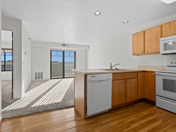 2412 E 4th St #317