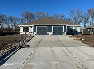 610 Fall Meadow Ln, Belton, MO 64012