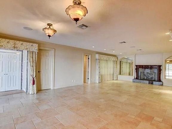 5th image of 8521 Estate Dr