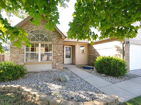 2nd image of 1961 Harvest Meadows Dr S