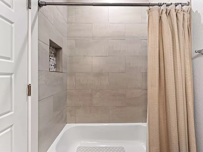 1012 Burnett Ave — Photo 27