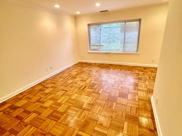 (undisclosed Address), Chestnut Hill, MA 02467