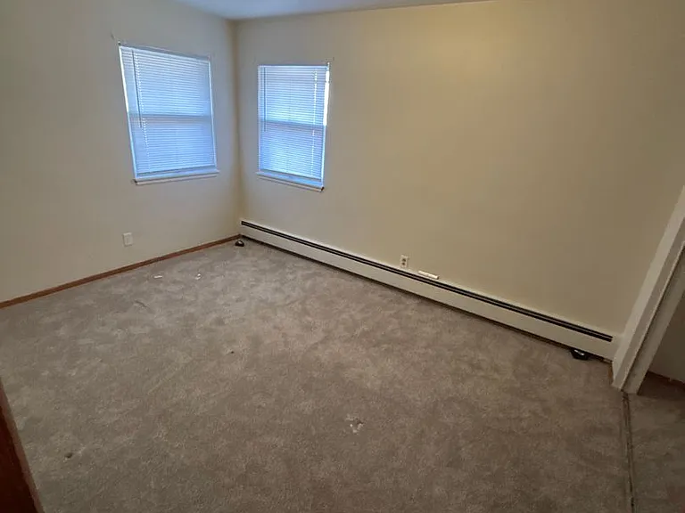 595 Victoria St N — Photo 4
