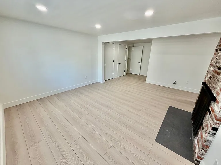 7407 SW 36th Ave — Photo 28