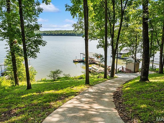 4th image of 130 Arrowhead Ln
