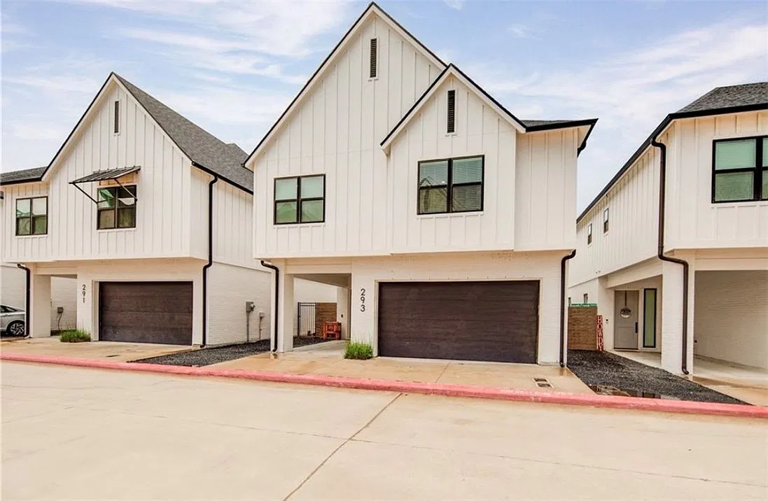 4 bed, 4.5 bath, 2101 sqft, $3,800 — Photo 1