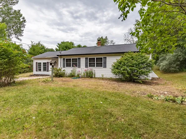 8 Weston Farm Rd, Harrison, ME 04040