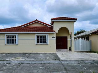 9143 NW 112th St, Hialeah Gardens, FL 33018