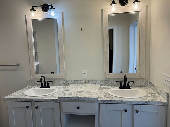 3rd image of 25638 Baltusrol Dr