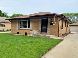 4858 N 90th St, Milwaukee, WI 53225