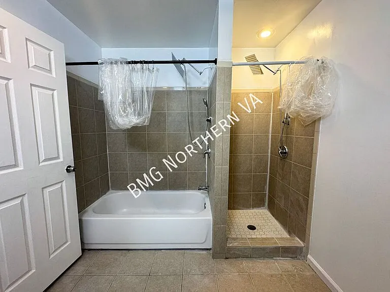 158 Baker St — Photo 25