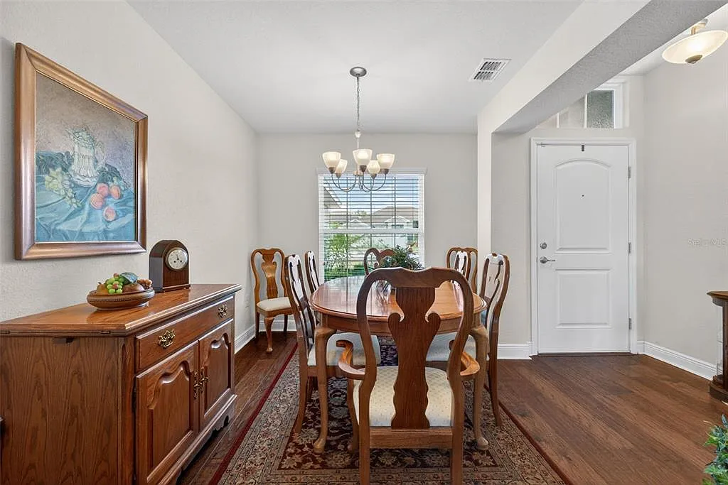4 bed, 2.0 bath, 1858 sqft, $1,995 — Photo 4