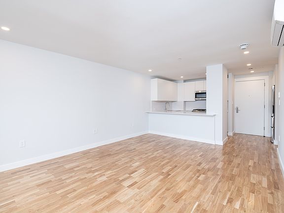 2nd image of 1411 Columbia Rd #6FC