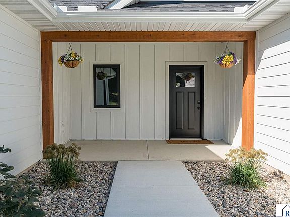 2nd image of 1720 High Tail Ln