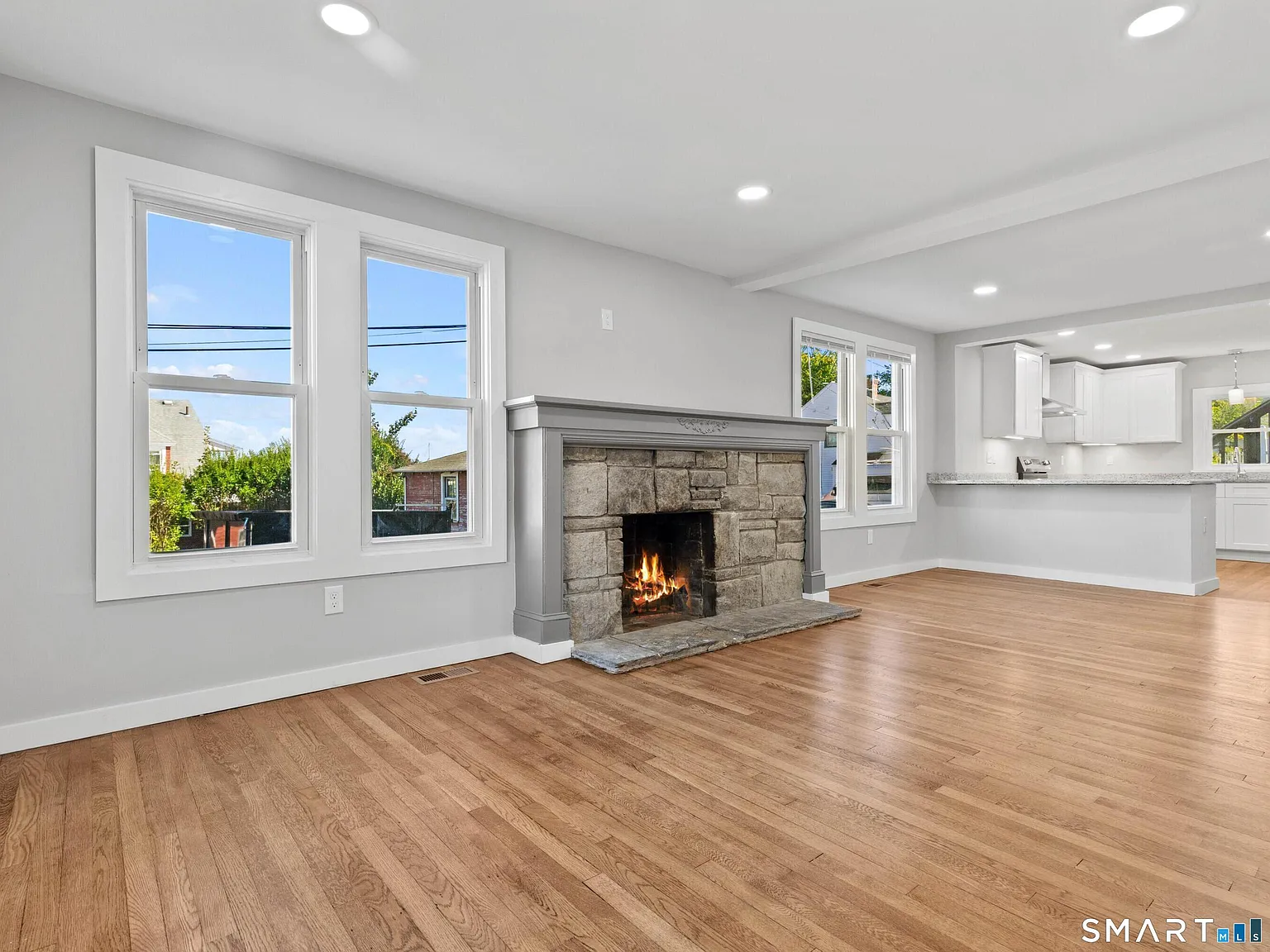 2 bed, 1.0 bath, 1222 sqft, $2,300 — Photo 3
