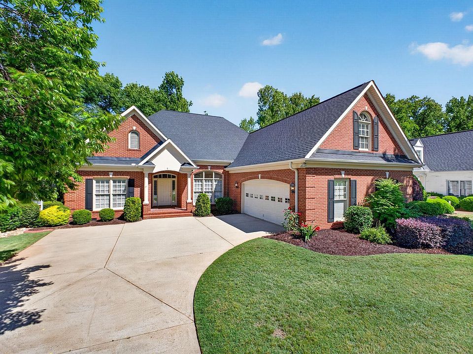 1st image of 4 Broadstone Ct