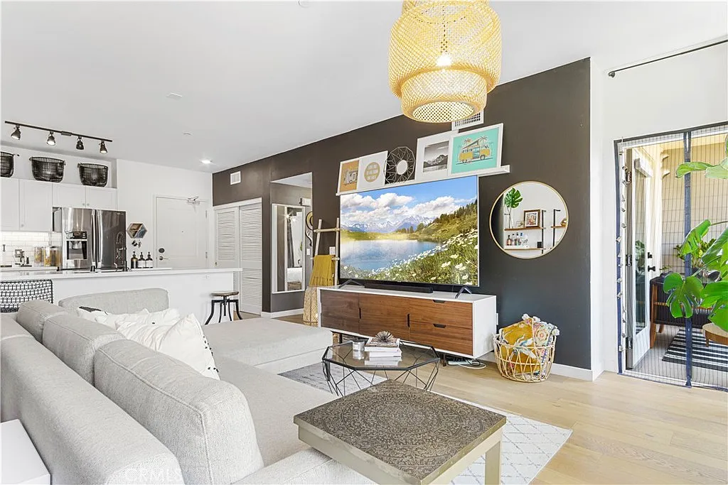 12655 W Bluff Creek Dr — Photo 2