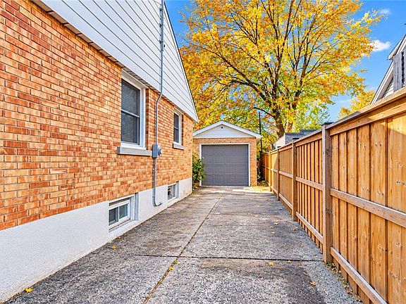 3rd image of 349 Edwin St