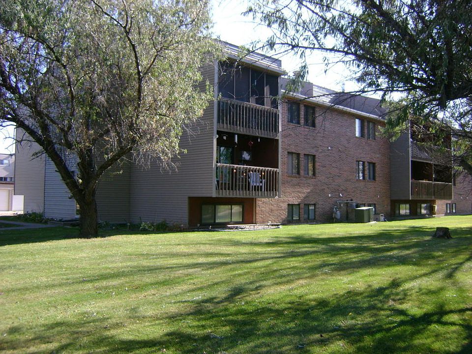 1st image of 921 32nd Ave S APT 1B