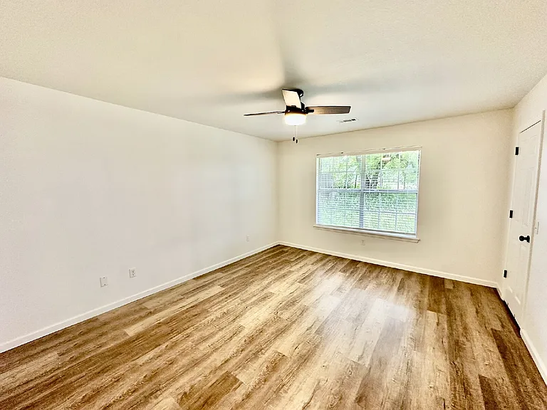 802 E Kara Ln — Photo 18