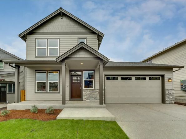 1042 NE Regan Hill Loop
