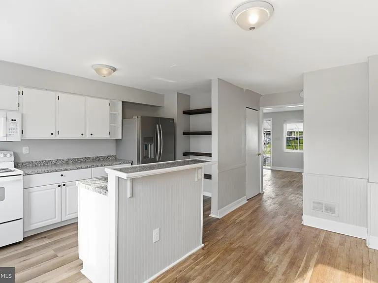 849 Loalan Ave — Photo 3
